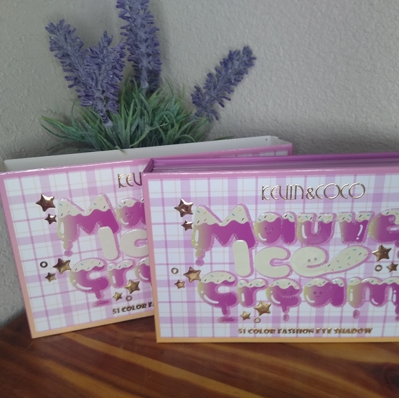 Mauve Ice Cream Eye and Face Palette - Picture 6 of 9